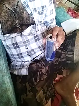 Snapshot of DesiBlackBull chatting on October 2025 08:22:01 AM DesiBlackBull online show from October 2025 08:22:01 AM