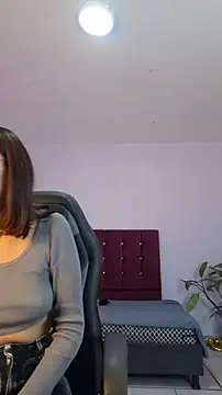 Snapshot of princess_foxxy chatting on November 2025 12:10:02 AM princess foxxy online show from November 2025 12:10:02 AM