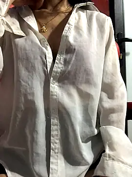 Snapshot of Kylie_beem chatting on October 2025 01:42:02 AM Kylie beem online show from October 2025 01:42:02 AM