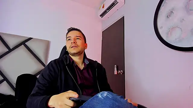 mike 257 online show from October 2025 11:50:01 AM