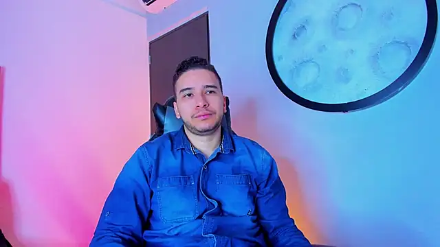 mike 257 online show from November 2025 11:44:01 AM