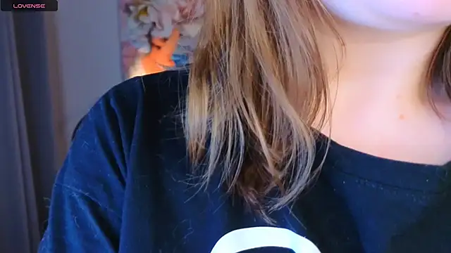 Snapshot of fairy_tara chatting on December 2025 09:02:01 PM fairy tara online show from December 2025 09:02:01 PM