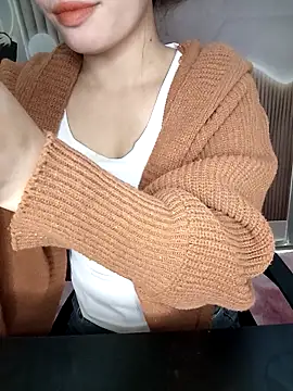 Snapshot of Fish_yellow chatting on November 2025 02:23:02 AM Fish yellow online show from November 2025 02:23:02 AM