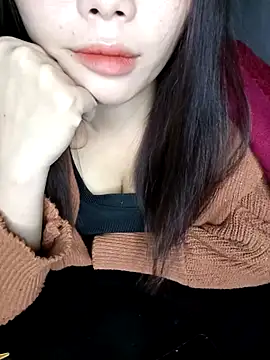 Snapshot of Fish_yellow chatting on November 2025 06:40:01 PM Fish yellow online show from November 2025 06:40:01 PM