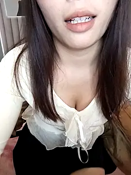 Snapshot of Fish_yellow chatting on November 2025 02:22:01 AM Fish yellow online show from November 2025 02:22:01 AM