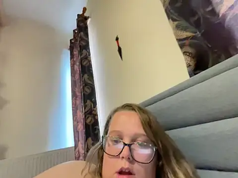 Snapshot of Scarletcum22 chatting on November 2025 12:16:01 PM Scarletcum22 online show from November 2025 12:16:01 PM