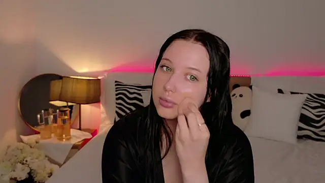 Snapshot of Felicia_Herceg chatting on November 2025 10:10:02 PM Felicia Herceg online show from November 2025 10:10:02 PM