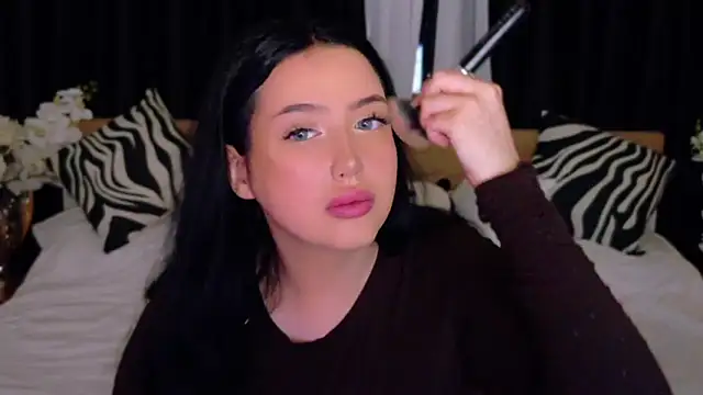 Snapshot of Felicia_Herceg chatting on November 2025 06:19:02 PM Felicia Herceg online show from November 2025 06:19:02 PM