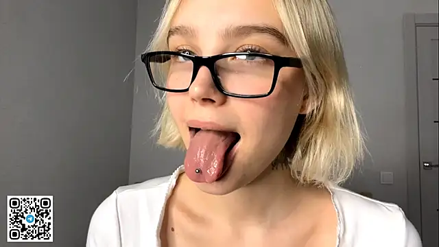 Snapshot of MelodyImam chatting on November 2025 02:50:02 PM MelodyImam online show from November 2025 02:50:02 PM