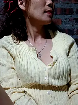 Snapshot of Bear_bear0 chatting on November 2025 02:06:02 PM Bear bear0 online show from November 2025 02:06:02 PM