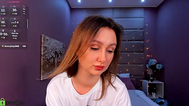 Snapshot of Holly_Rays chatting on October 2025 08:49:01 AM Holly Rays online show from October 2025 08:49:01 AM