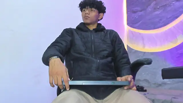 Snapshot of Sex_Boy_33_ chatting on November 2025 04:45:02 AM Sex Boy 33 online show from November 2025 04:45:02 AM