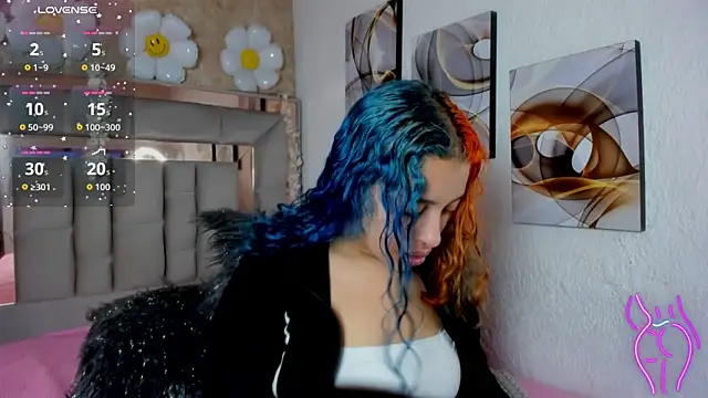 Snapshot of Cristall_ravven chatting on November 2025 03:01:01 PM Cristall ravven online show from November 2025 03:01:01 PM