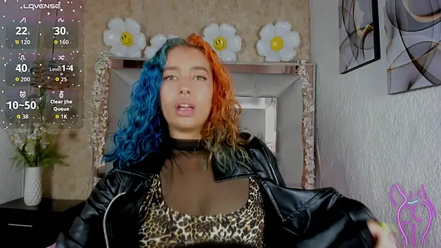 Snapshot of Cristall_ravven chatting on November 2025 03:01:02 PM Cristall ravven online show from November 2025 03:01:02 PM