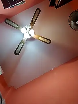 Snapshot of Danii2005 chatting on October 2025 01:56:01 PM Danii2005 online show from October 2025 01:56:01 PM