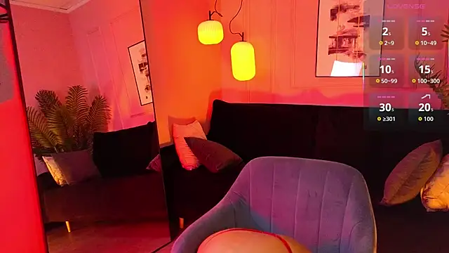 Snapshot of AshleyLuxy chatting on November 2025 09:13:01 PM AshleyLuxy online show from November 2025 09:13:01 PM