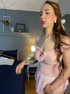 Snapshot of _missParis__ chatting on November 2025 07:57:01 PM missParis online show from November 2025 07:57:01 PM