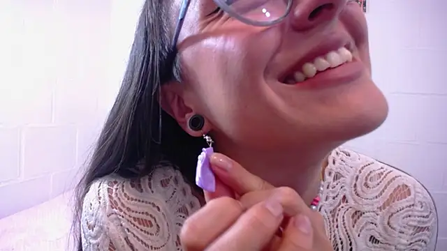 Snapshot of _IR1S_ chatting on October 2025 11:31:01 PM IR1S online show from October 2025 11:31:01 PM