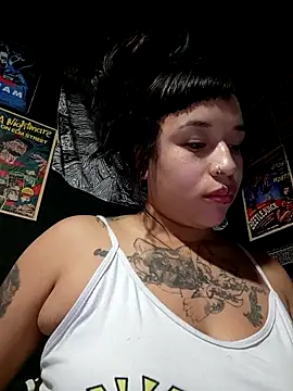 Snapshot of Isis_Bathory chatting on October 2025 01:19:02 AM Isis Bathory online show from October 2025 01:19:02 AM