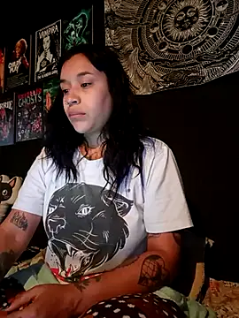 Snapshot of Isis_Bathory chatting on November 2025 02:06:01 PM Isis Bathory online show from November 2025 02:06:01 PM