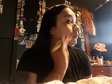 Snapshot of Isis_Bathory chatting on November 2025 02:31:02 PM Isis Bathory online show from November 2025 02:31:02 PM