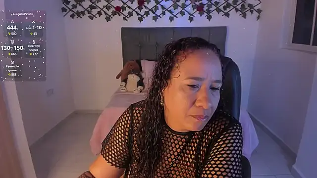 Snapshot of Karly_Closson chatting on November 2025 03:27:01 AM Karly Closson online show from November 2025 03:27:01 AM