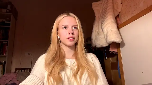 Snapshot of LiltedLube chatting on November 2025 06:13:01 AM LiltedLube online show from November 2025 06:13:01 AM