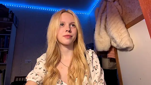 Snapshot of LiltedLube chatting on December 2025 04:25:01 PM LiltedLube online show from December 2025 04:25:01 PM