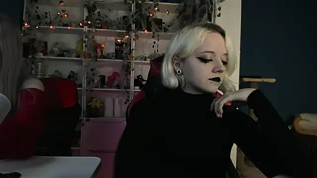 Snapshot of Holy_Mistress_S chatting on October 2025 10:49:02 AM Holy Mistress S online show from October 2025 10:49:02 AM