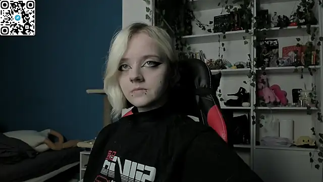 Snapshot of Holy_Mistress_S chatting on November 2025 09:32:02 AM Holy Mistress S online show from November 2025 09:32:02 AM