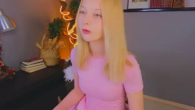 Snapshot of YungLyssy chatting on November 2025 03:05:01 AM YungLyssy online show from November 2025 03:05:01 AM