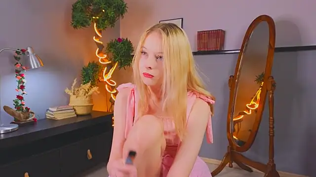 Snapshot of YungLyssy chatting on December 2025 03:01:02 AM YungLyssy online show from December 2025 03:01:02 AM