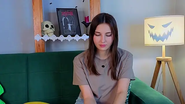 Snapshot of KateCahee chatting on October 2025 01:40:01 AM KateCahee online show from October 2025 01:40:01 AM