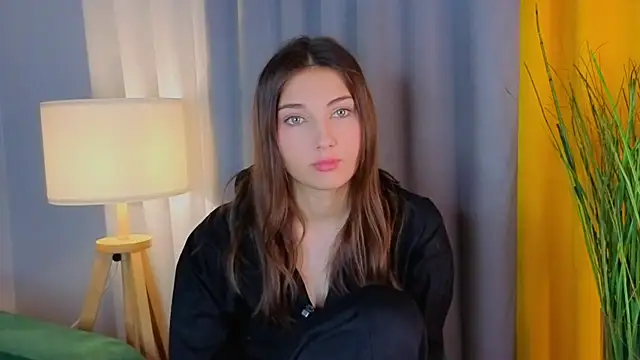 Snapshot of KateCahee chatting on November 2025 01:04:02 AM KateCahee online show from November 2025 01:04:02 AM