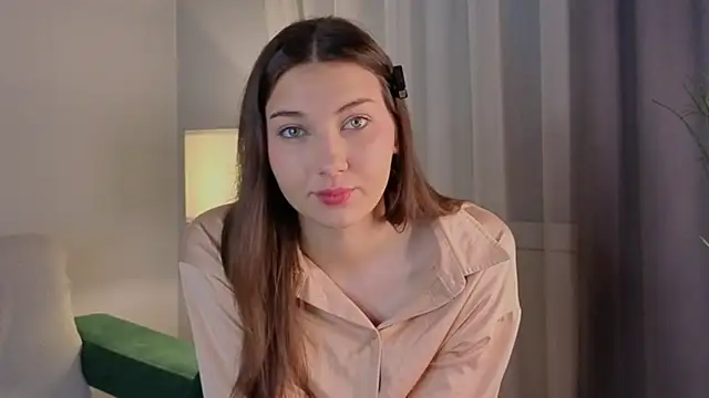 Snapshot of KateCahee chatting on November 2025 01:00:02 AM KateCahee online show from November 2025 01:00:02 AM