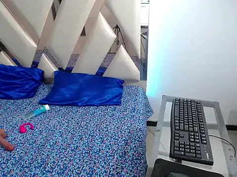 Snapshot of yuliet_latin69 chatting on October 2025 01:51:02 PM yuliet latin69 online show from October 2025 01:51:02 PM