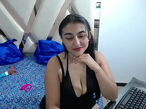 Snapshot of yuliet_latin69 chatting on November 2025 01:13:02 PM yuliet latin69 online show from November 2025 01:13:02 PM