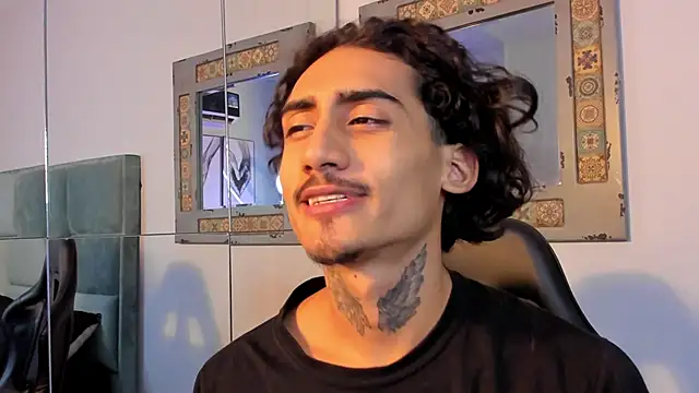 Snapshot of Mr_Strike chatting on October 2025 03:07:02 AM Mr Strike online show from October 2025 03:07:02 AM