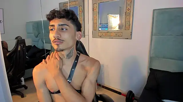 Snapshot of Mr_Strike chatting on November 2025 03:06:02 AM Mr Strike online show from November 2025 03:06:02 AM