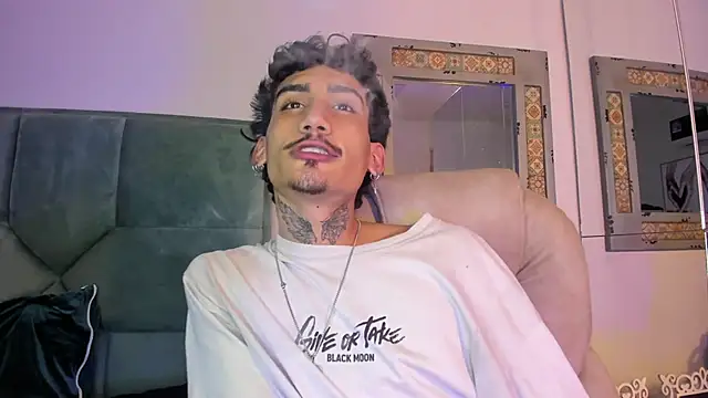 Snapshot of Mr_Strike chatting on December 2025 06:56:01 PM Mr Strike online show from December 2025 06:56:01 PM