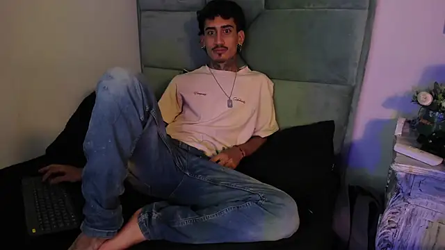 Snapshot of Mr_Strike chatting on December 2025 07:07:01 PM Mr Strike online show from December 2025 07:07:01 PM