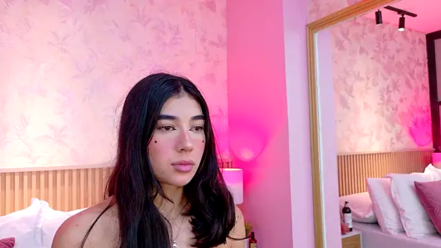 Snapshot of AdelineJhones chatting on December 2025 02:33:01 PM AdelineJhones online show from December 2025 02:33:01 PM