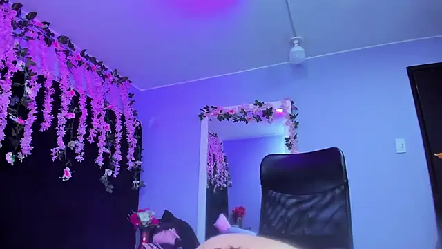 Snapshot of Gabyy_Cooper_ chatting on November 2025 10:18:02 AM Gabyy Cooper online show from November 2025 10:18:02 AM