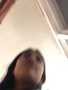 Snapshot of MAVI_EC chatting on November 2025 11:59:02 PM MAVI EC online show from November 2025 11:59:02 PM