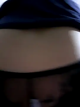 Snapshot of YennyeLa chatting on November 2025 12:31:01 AM YennyeLa online show from November 2025 12:31:01 AM