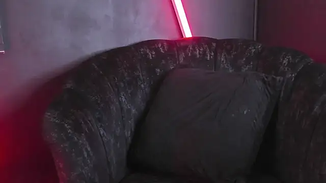 LolaMustaine  online show from December 2025 11:55:02 PM