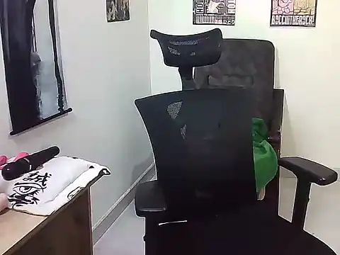 Snapshot of Gigi_Scott_ chatting on November 2025 01:29:01 AM Gigi Scott online show from November 2025 01:29:01 AM