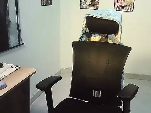 Snapshot of Gigi_Scott_ chatting on December 2025 01:44:02 AM Gigi Scott online show from December 2025 01:44:02 AM