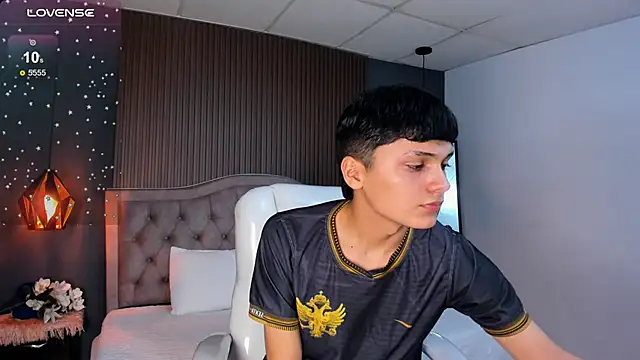 Snapshot of Maxii18_ chatting on November 2025 07:13:01 PM Maxii18 online show from November 2025 07:13:01 PM