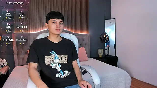 Snapshot of Maxii18_ chatting on November 2025 07:13:02 PM Maxii18 online show from November 2025 07:13:02 PM